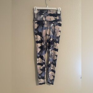 ALO Yoga print leggings size small